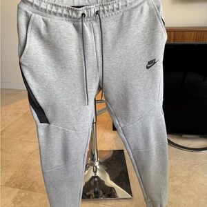 Nike Heather Gray Sweatpants with Black Logo